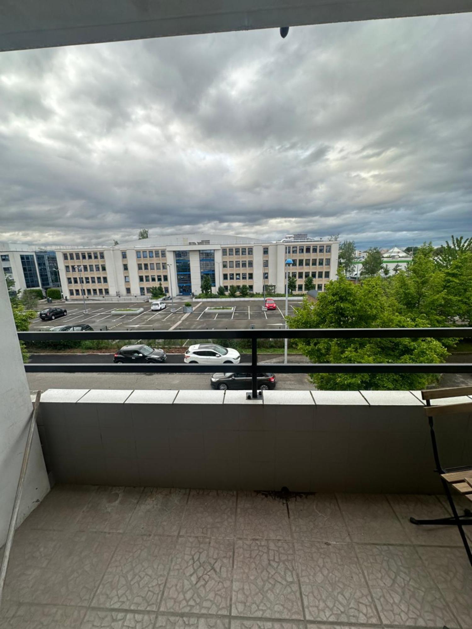 Tres Beau Trois Pieces Avec Vue Degagee Lägenhet Strasbourg Exteriör bild